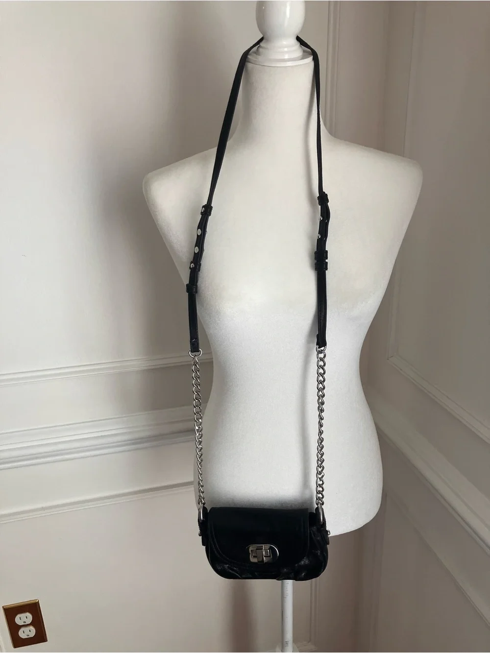 Badgley Mischka Black Wrinkled Leather Crossbody Mini Silver Chain and Turn-Lock